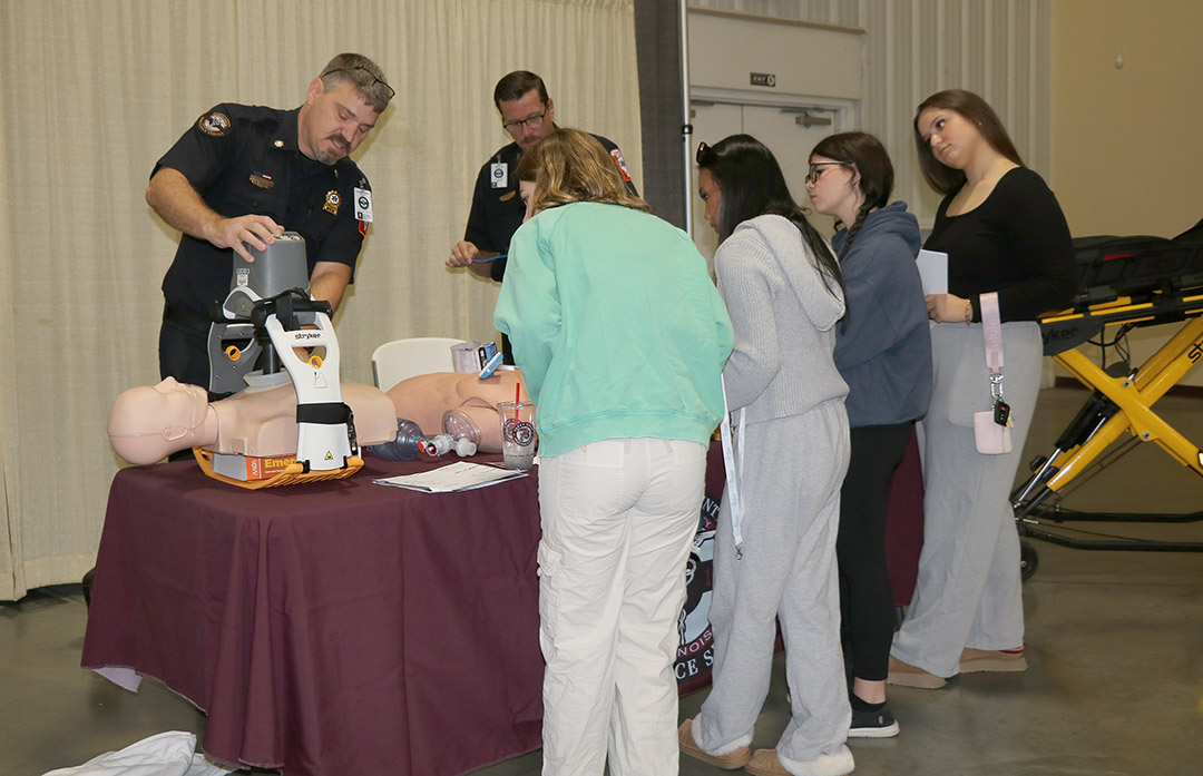 Jackson County Ambulance Services demonstrates emergency procedures to students.