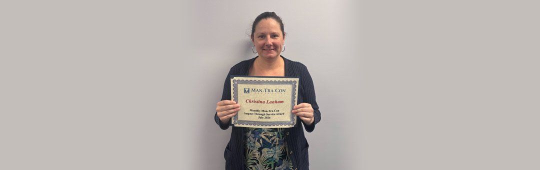 Nikki Lanham receives service award.